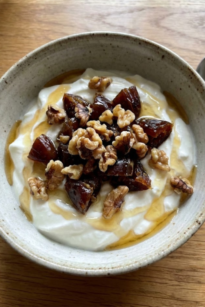Creamy Greek Yogurt Date Bowl: The Ultimate 5-Minute Power Breakfast (2026 Edition) 1 Article Image 2026 01 17T163602.119